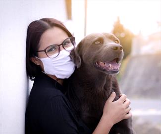 woman-with-mask-and-dog